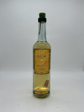 Load image into Gallery viewer, Ilegal Mezcal Reposado 750ml
