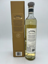 Load image into Gallery viewer, El Tesoro Mundial Collection: Knob Creek 750ml
