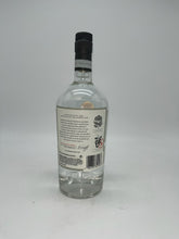 Load image into Gallery viewer, Darnley's View London Dry Gin 750ml
