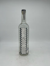 Load image into Gallery viewer, Derrumbes Michoacan Mezcal 750ml
