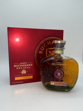 Load image into Gallery viewer, Buchanan's Red Seal Blended Scotch Whisky with Gift Box 750ml
