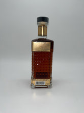 Load image into Gallery viewer, Belfour Small Batch Straight Bourbon Whiskey 750ml
