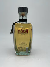 Load image into Gallery viewer, Tezon Anejo Tequila 750ml
