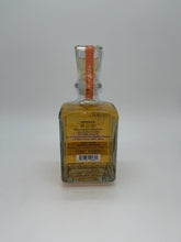 Load image into Gallery viewer, Cava De Oro Reposado Tequila 750ml
