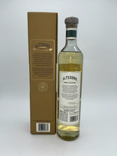 Load image into Gallery viewer, El Tesoro Mundial Collection: Laphroaig 750ml
