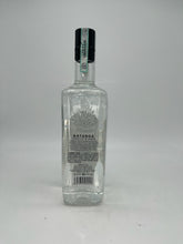 Load image into Gallery viewer, Batanga Blanco Tequila 750ml

