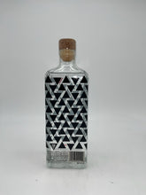 Load image into Gallery viewer, Viva XXXII Joven Tequila 750ml
