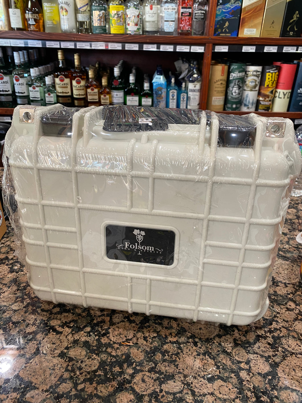 CUSTOM HARD SHELL BOTTLE CASE